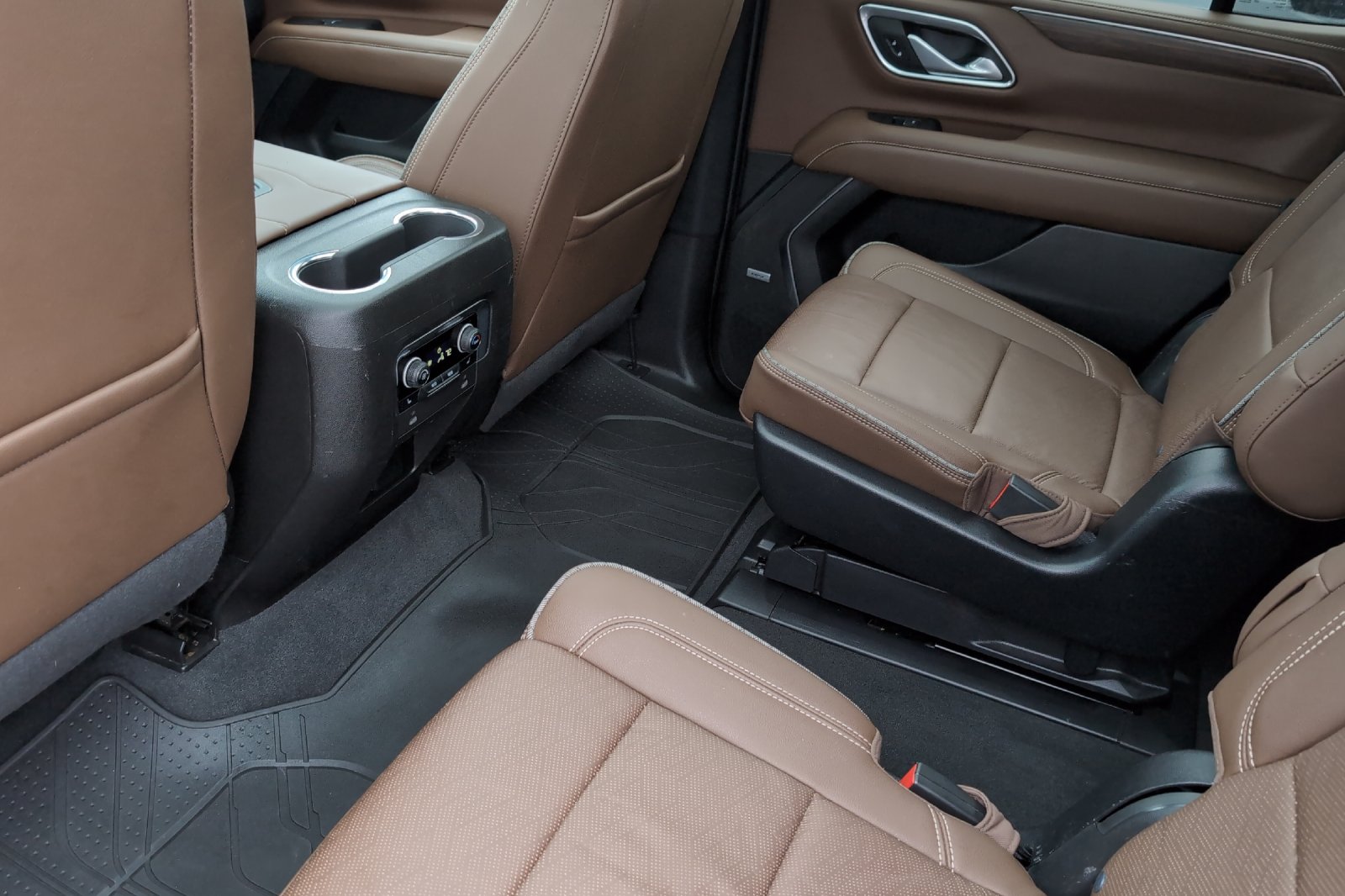 Used 2022 Gray Chevrolet High Country image 13