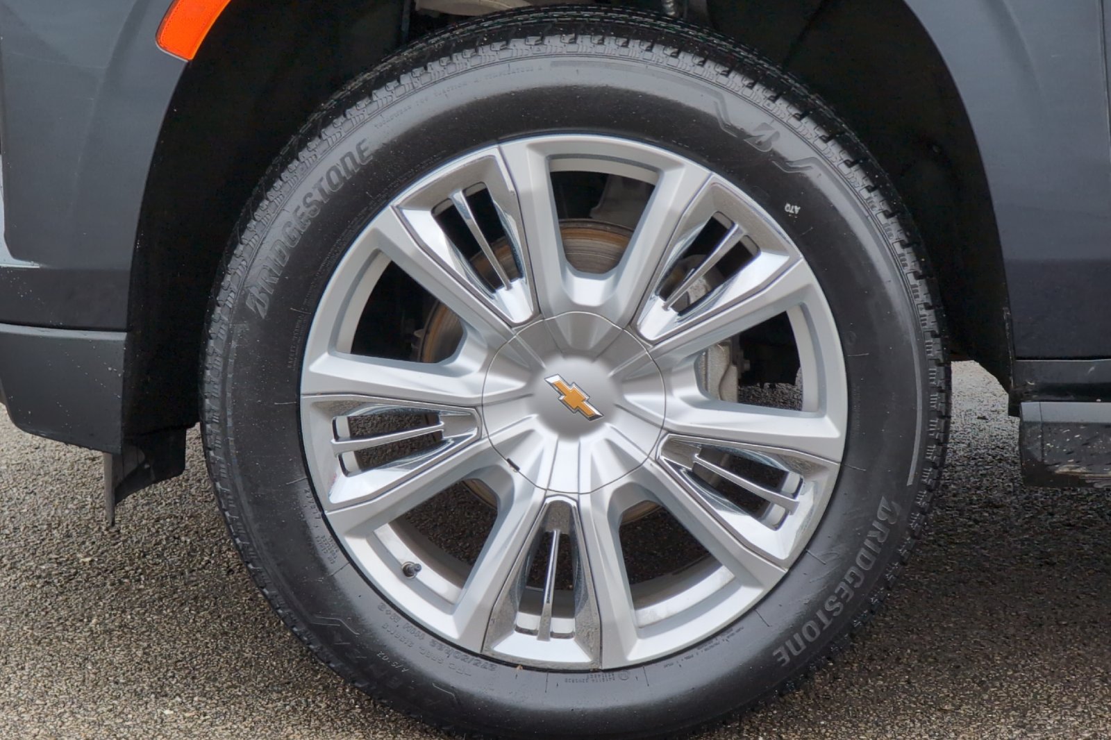 Used 2022 Gray Chevrolet High Country image 29
