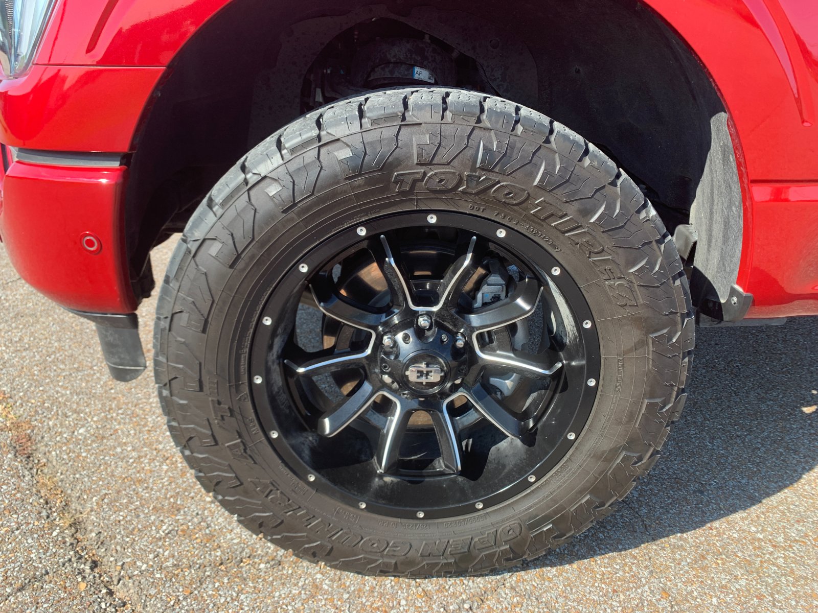 Used 2023 Red Ford Platinum image 33