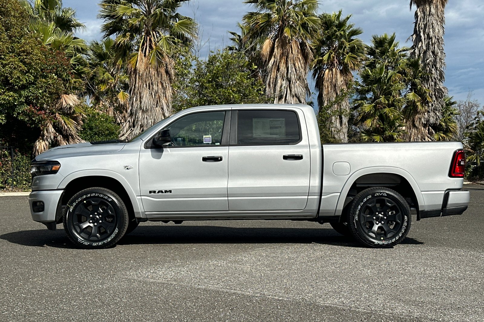 New 2026 Silver Zynith Exterior Paint RAM Big Horn/Lone Star image 6