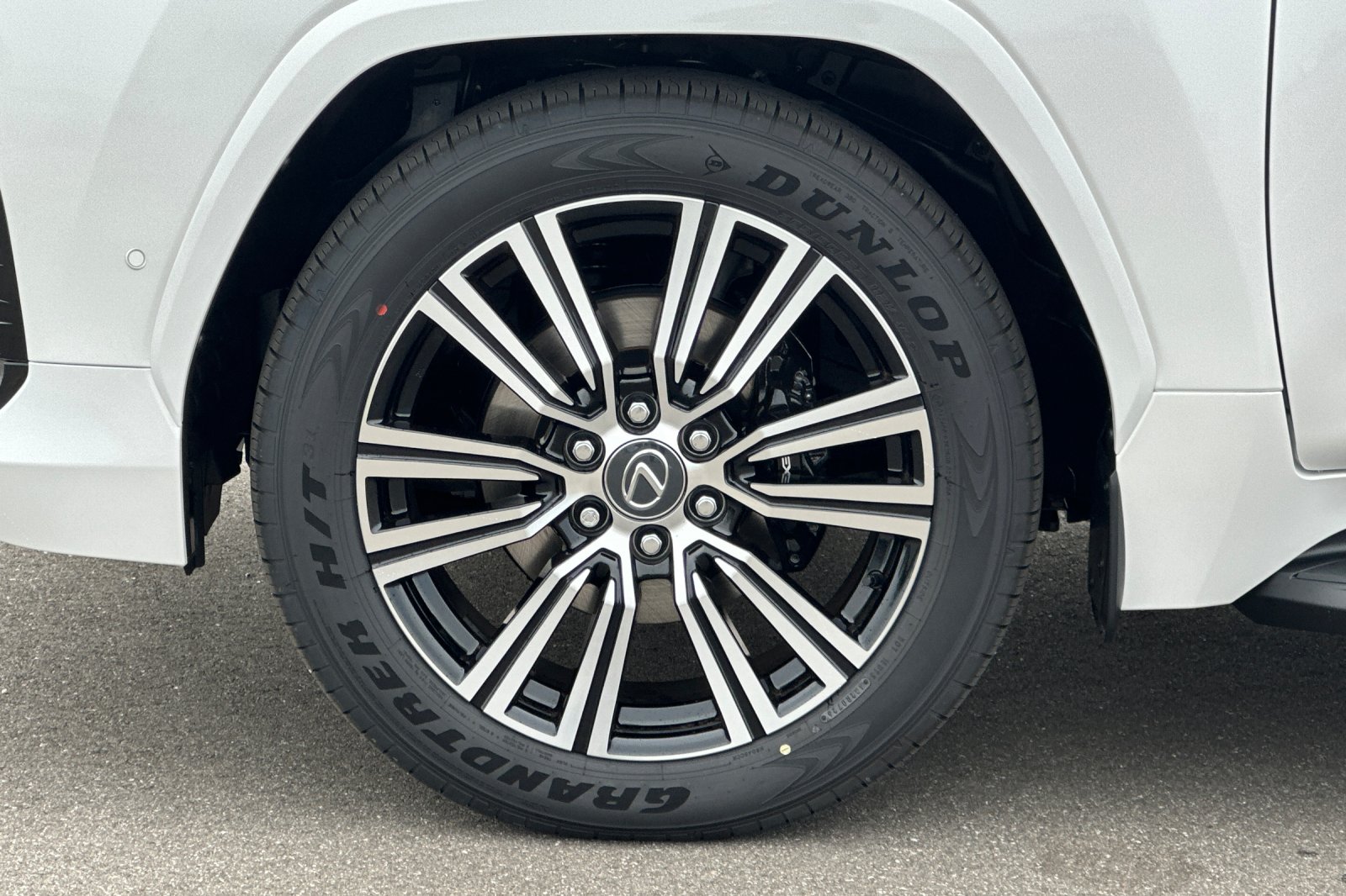 2026 Lexus LX 700h Luxury - Photo 27