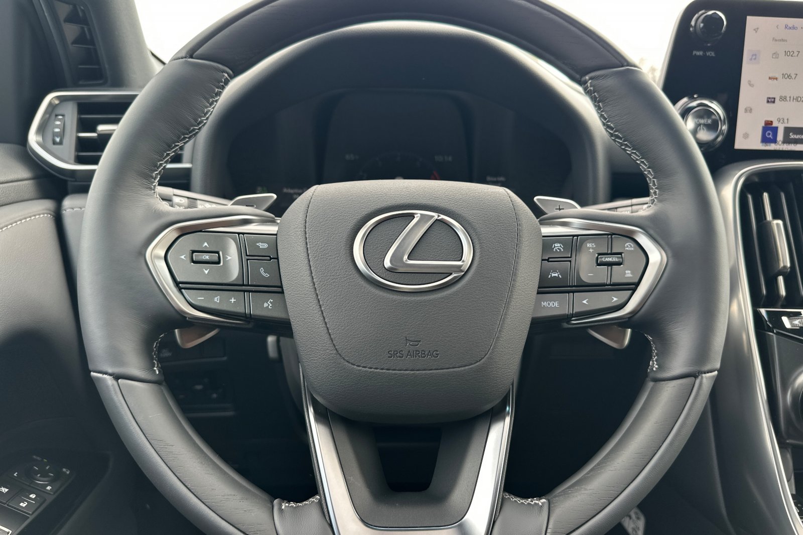 2026 Lexus LX 700h Luxury - Photo 25