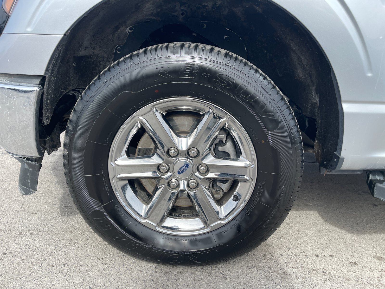 Used 2024 Silver Ford XLT image 31