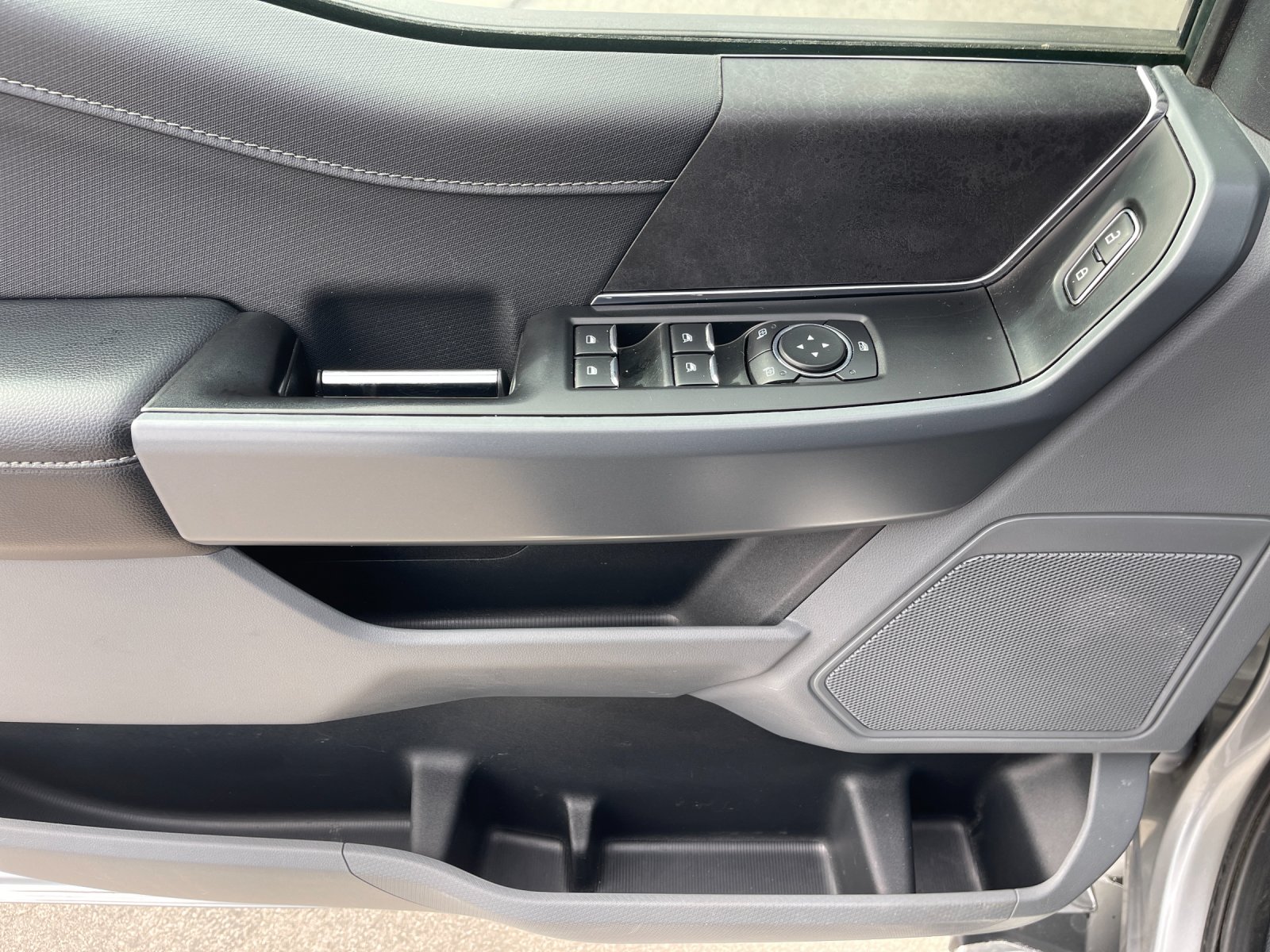Used 2024 Silver Metallic Ford XLT image 12
