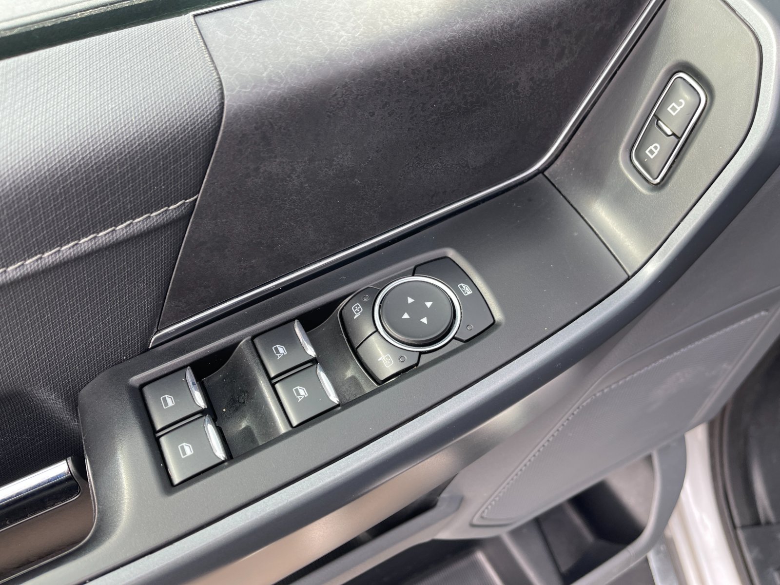 Used 2024 Silver Ford XLT image 13