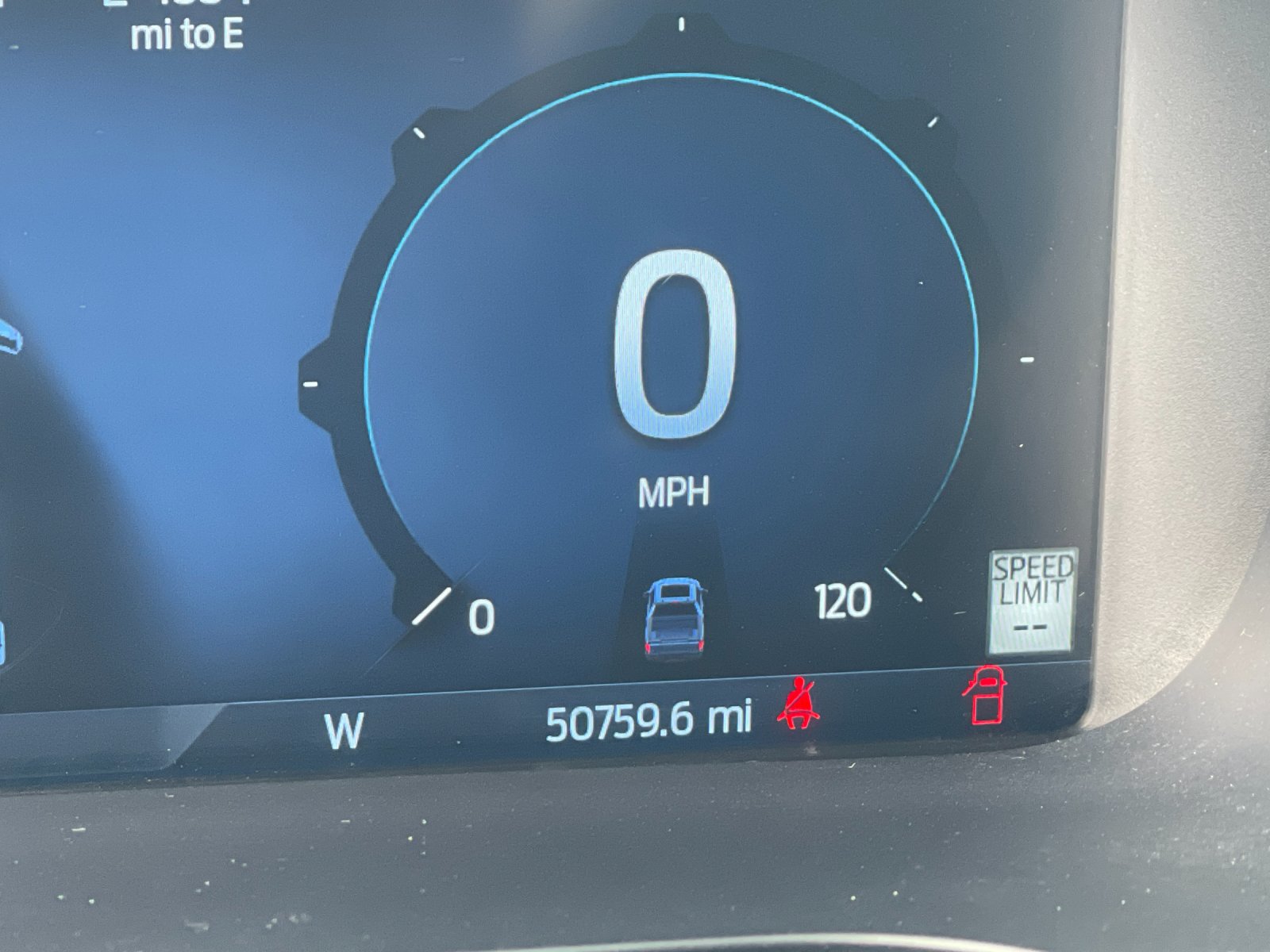 Used 2024 Silver Ford XLT image 29