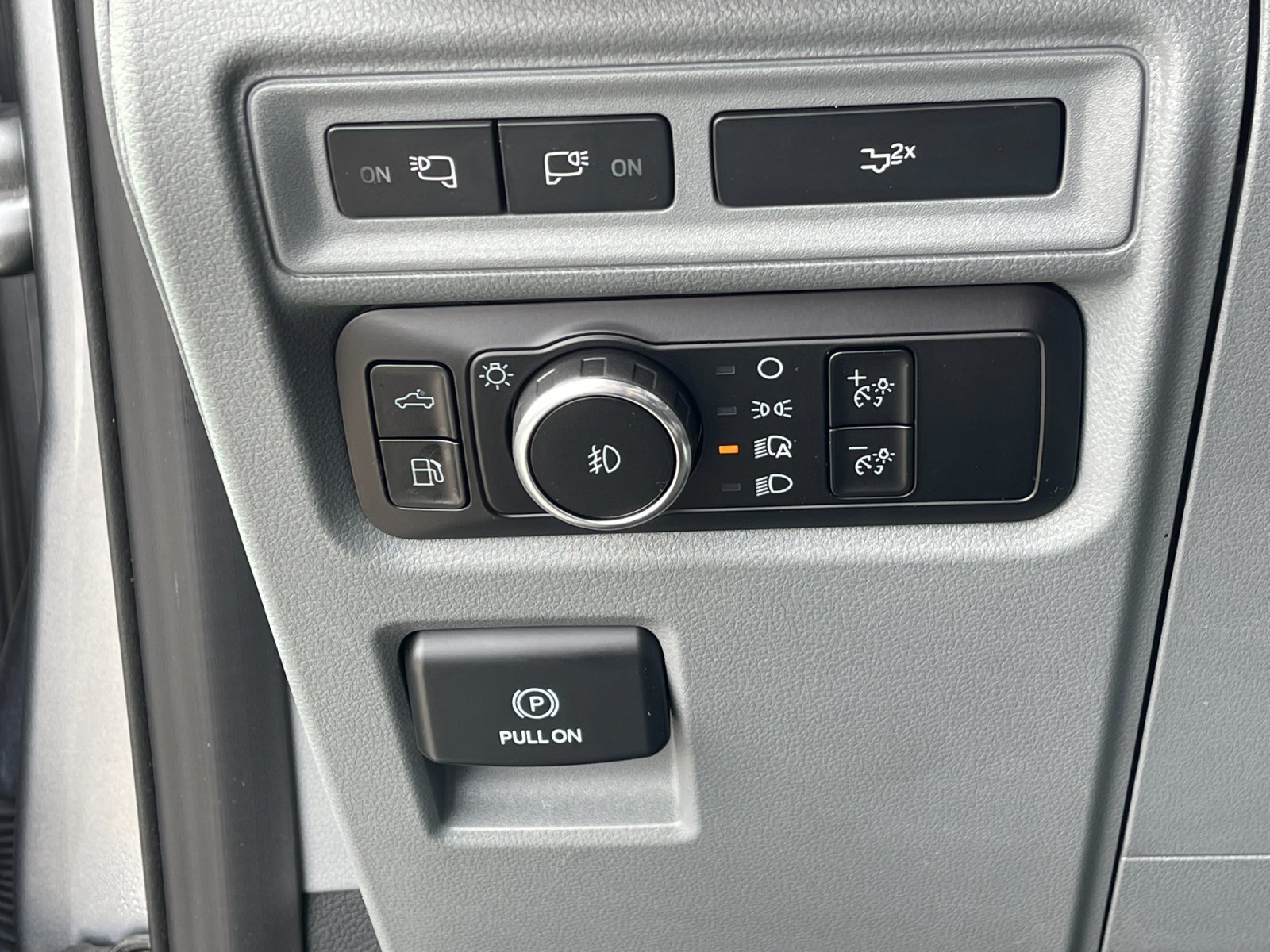 Used 2024 Silver Ford XLT image 30