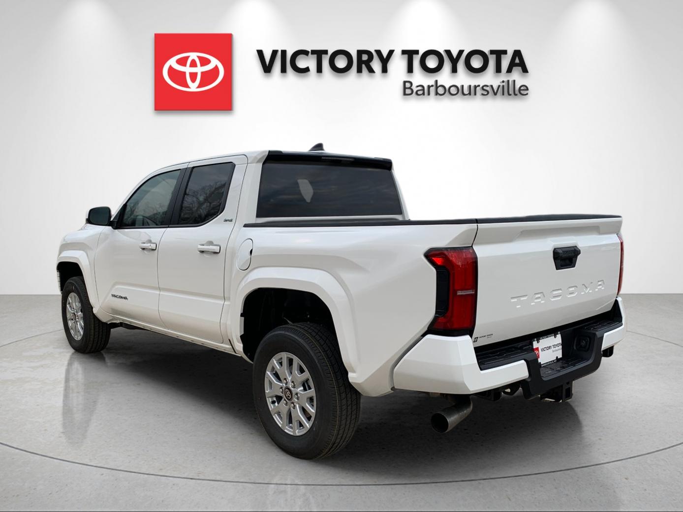 New 2026 Ice Cap Toyota SR5 image 3