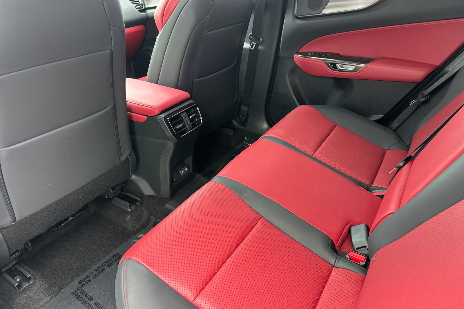 2024 Lexus NX PHEV 450h+ - Photo 12