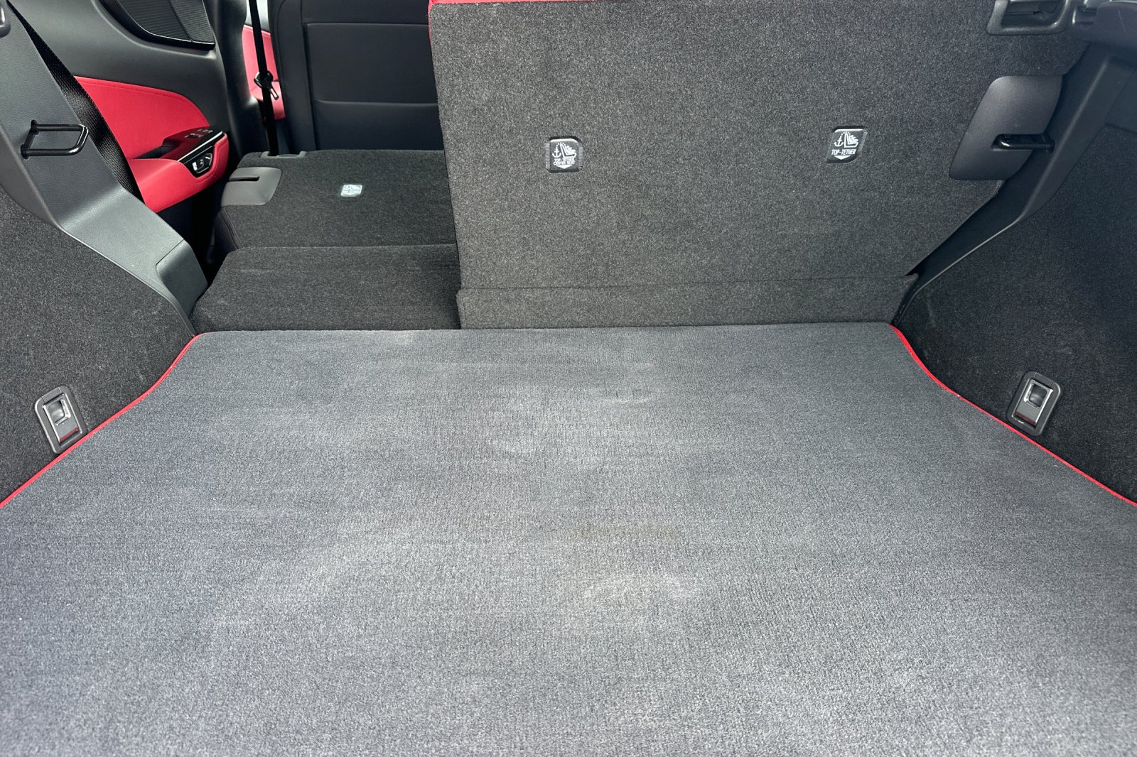 2024 Lexus NX PHEV 450h+ - Photo 15