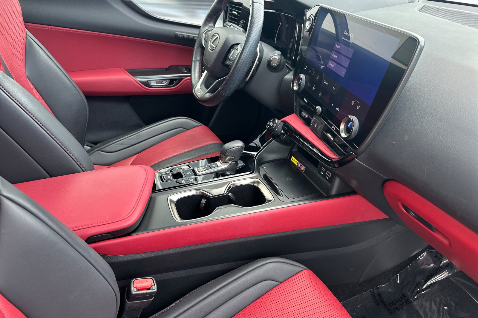 2024 Lexus NX PHEV 450h+ - Photo 16