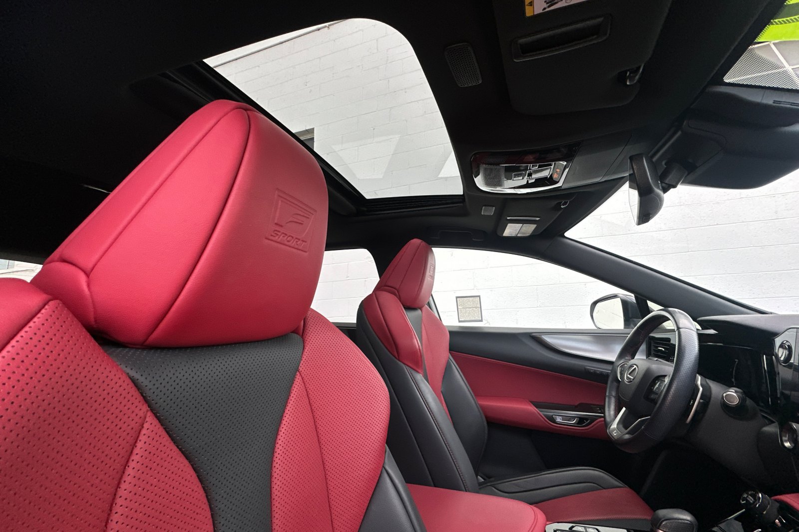 2024 Lexus NX PHEV 450h+ - Photo 17