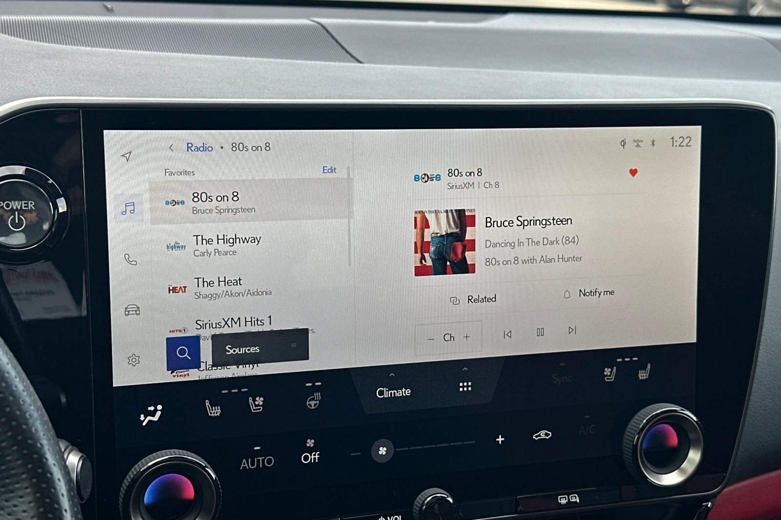 2024 Lexus NX PHEV 450h+ - Photo 18