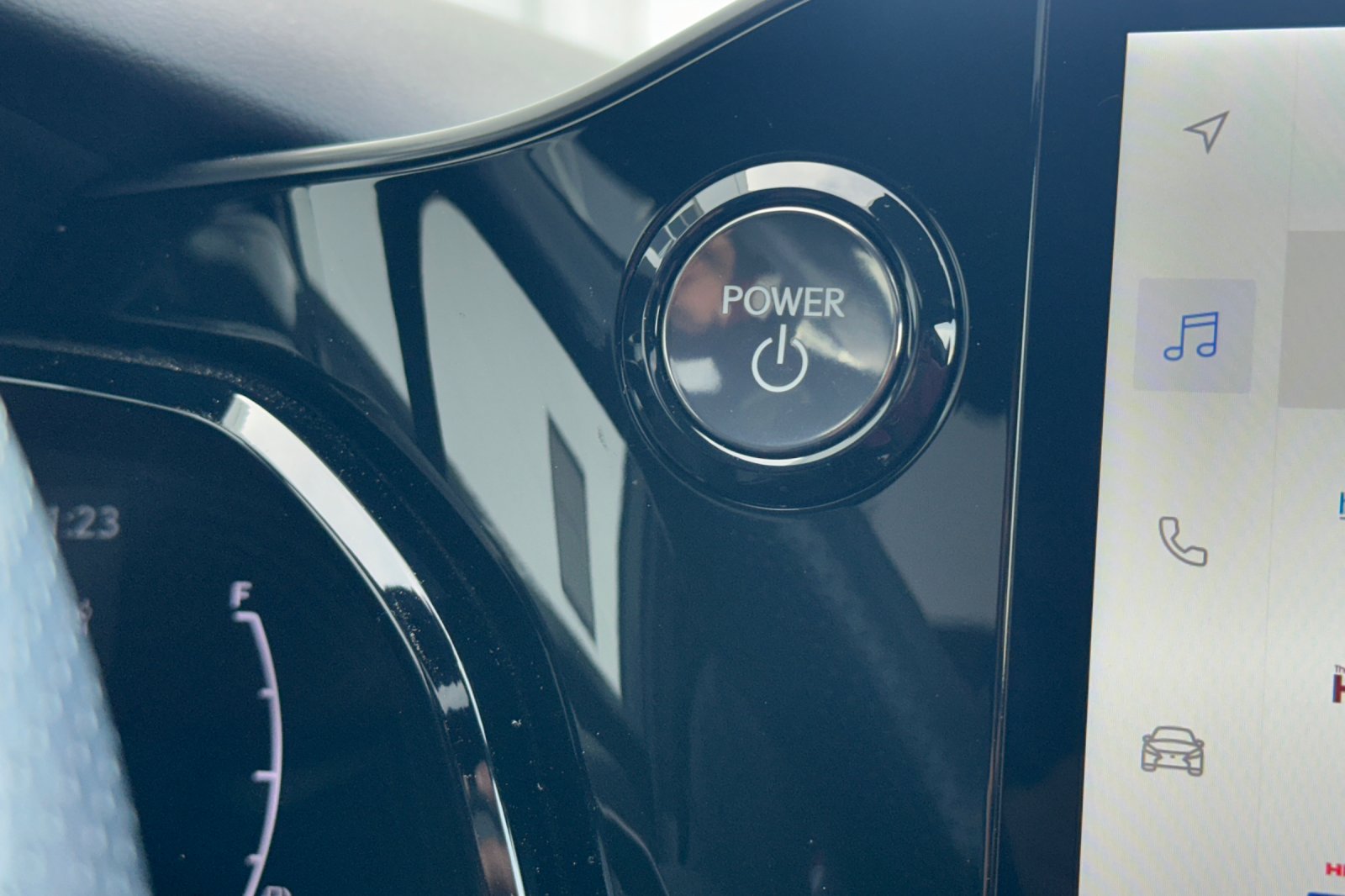 2024 Lexus NX PHEV 450h+ - Photo 22