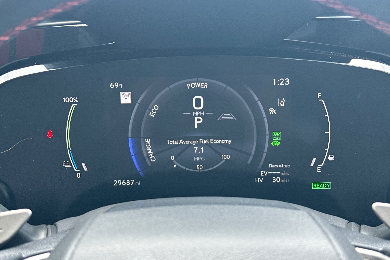 2024 Lexus NX PHEV 450h+ - Photo 24