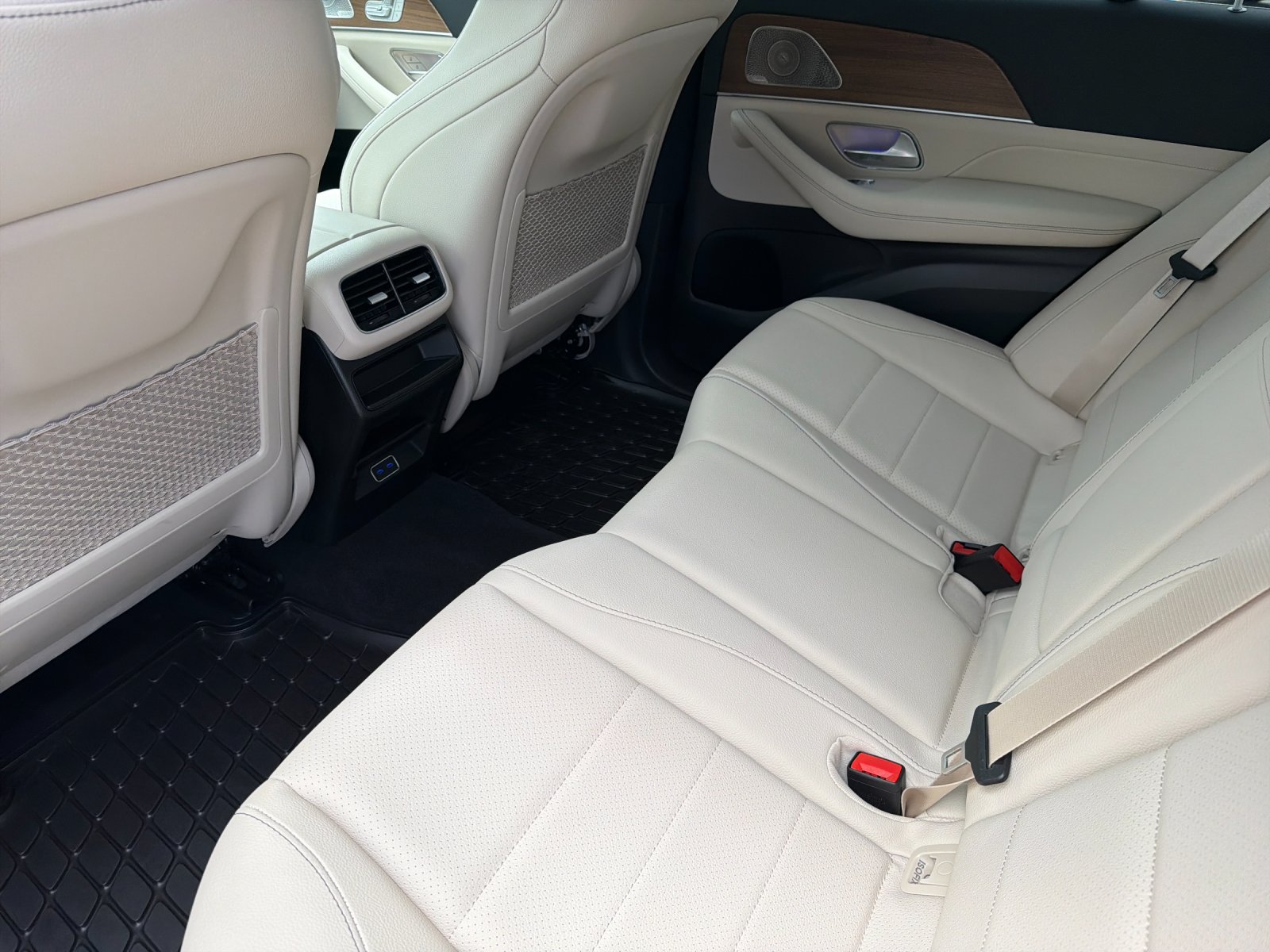 Certified Used 2026 Polar White Mercedes-Benz GLE 350 4D Sport Utility 4MATIC® image 15