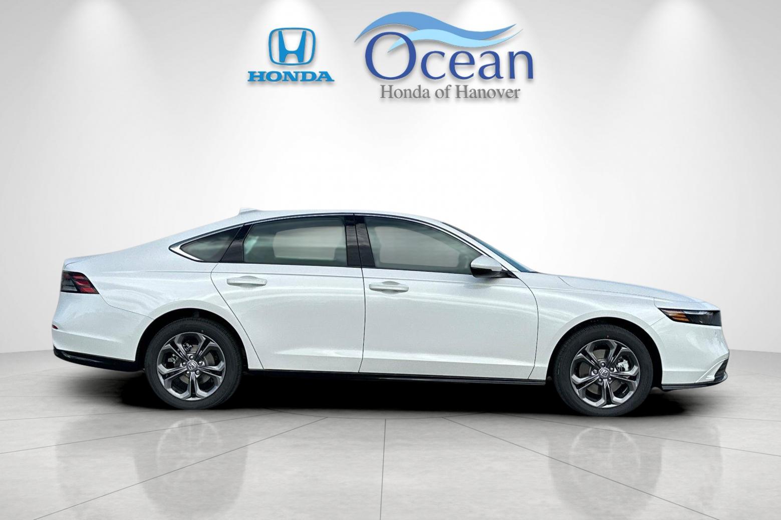 New 2026 Platinum White Pearl Honda EX-L image 6