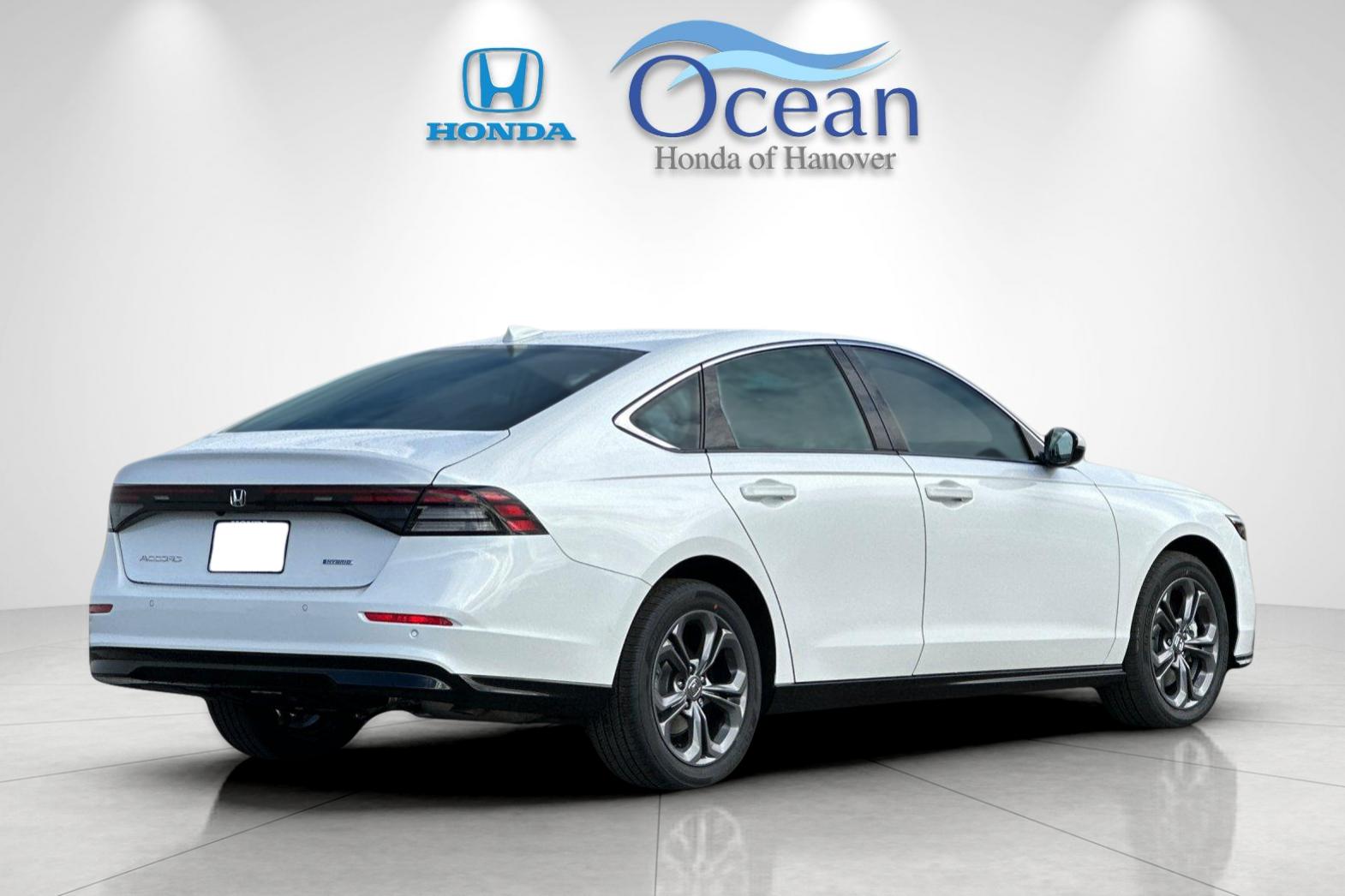 New 2026 Platinum White Pearl Honda EX-L image 5