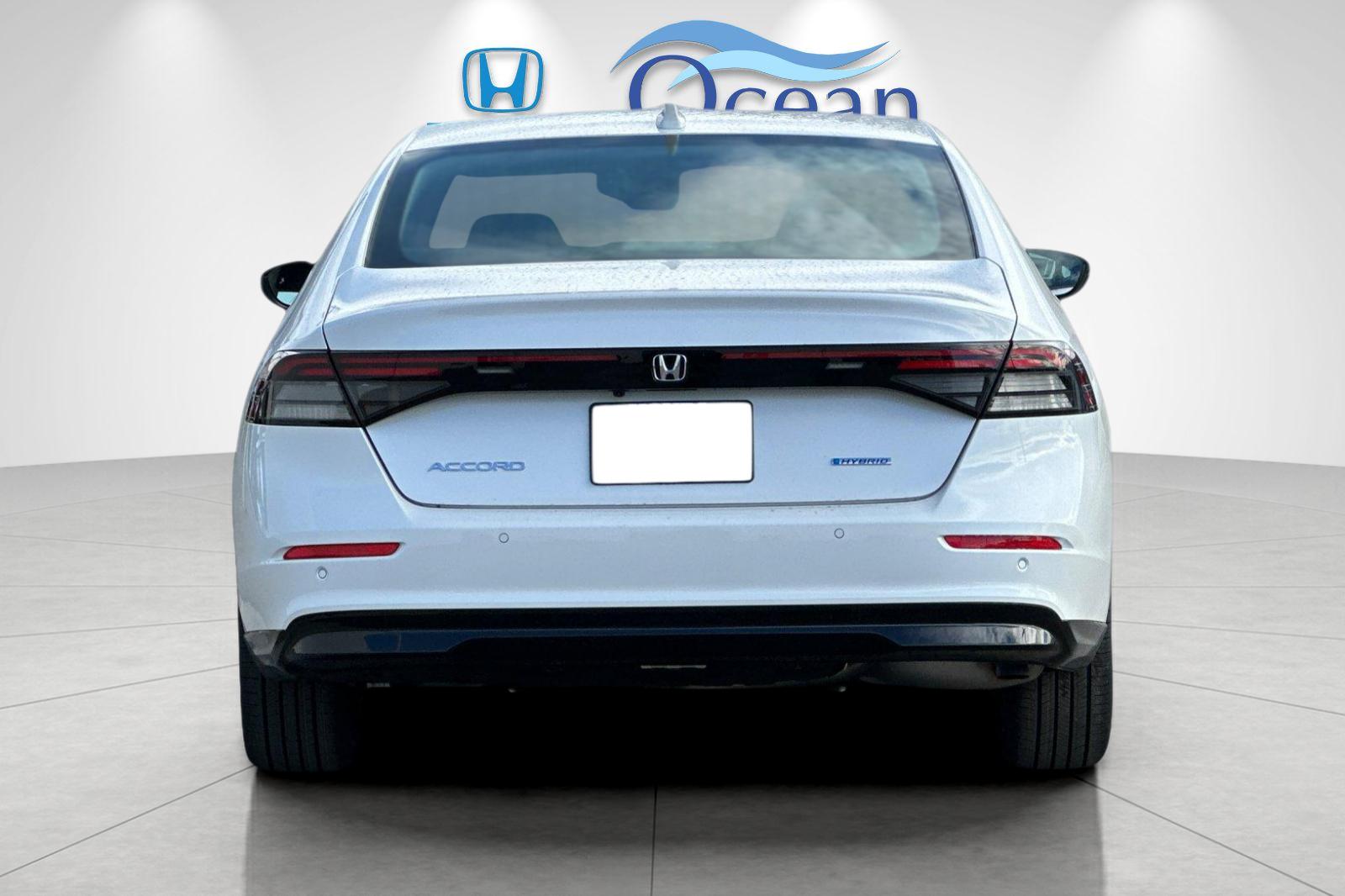 New 2026 Platinum White Pearl Honda EX-L image 4