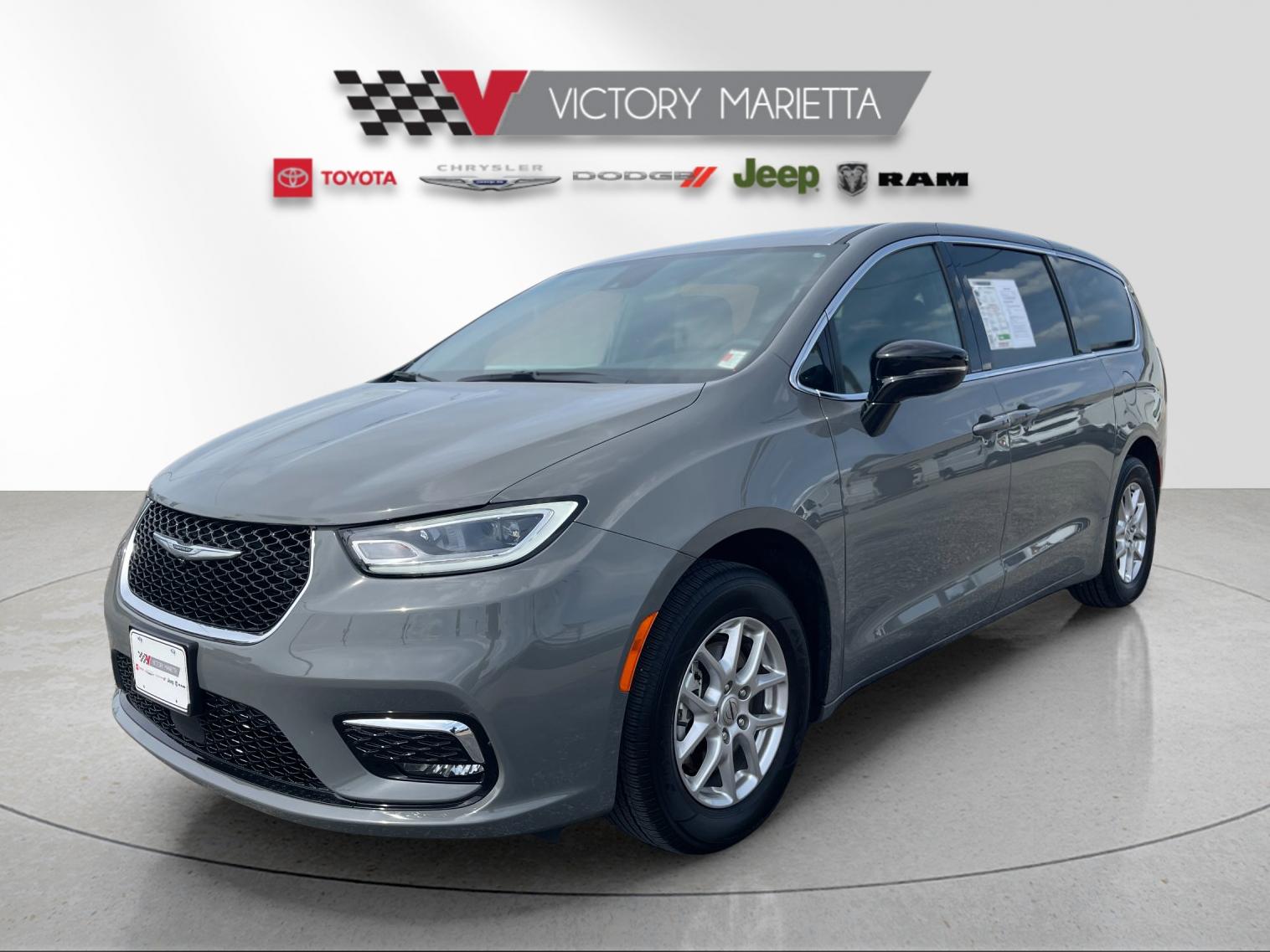 2025 Chrysler Pacifica Select