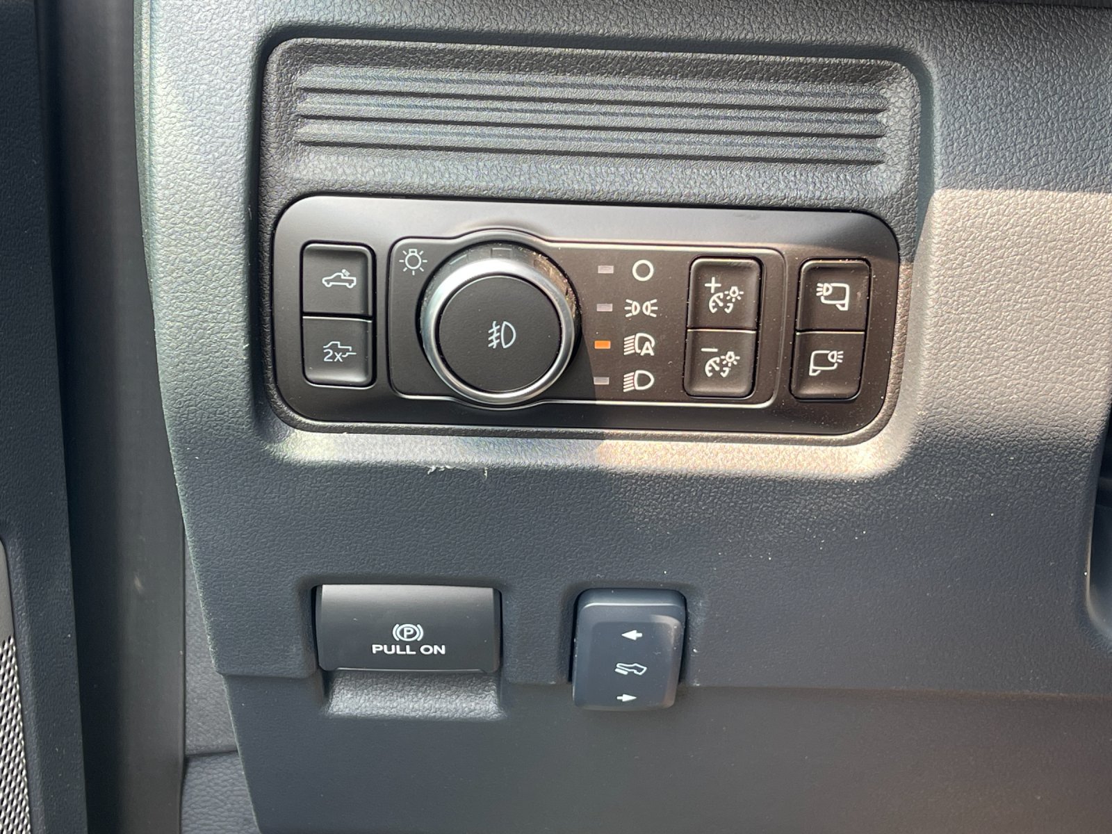 New 2026 White Ford Lariat image 30