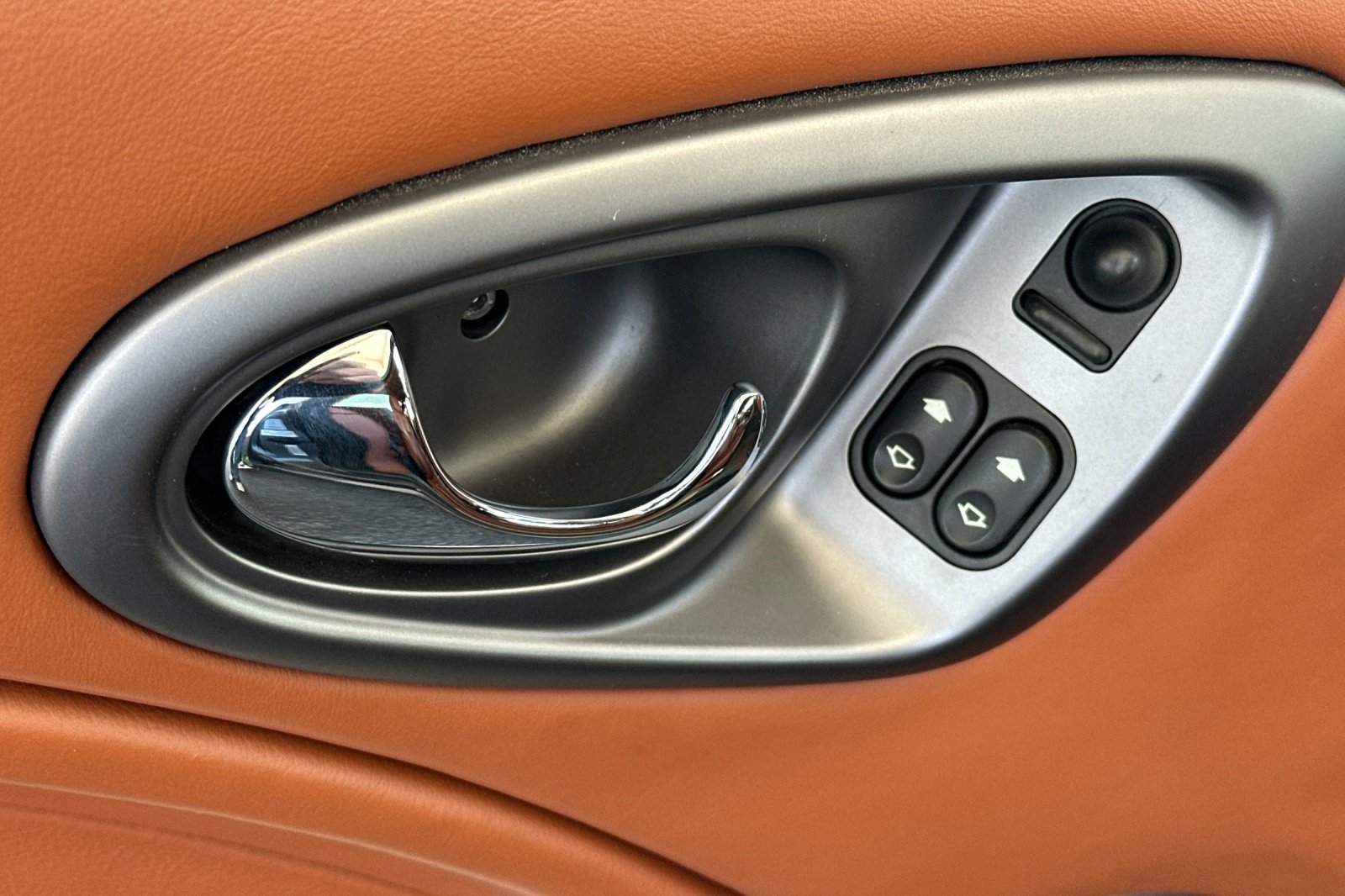 2004 Aston Martin Vanquish Base - Photo 13