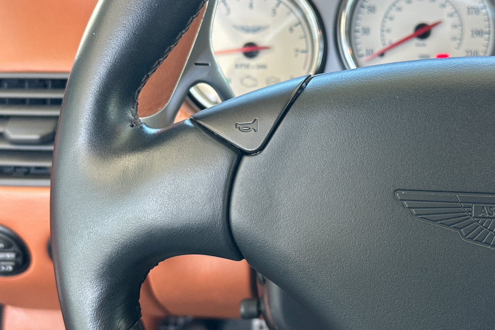 2004 Aston Martin Vanquish Base - Photo 24