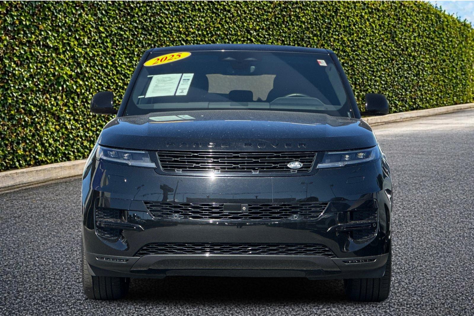 Used 2025 Black Land Rover SE image 9