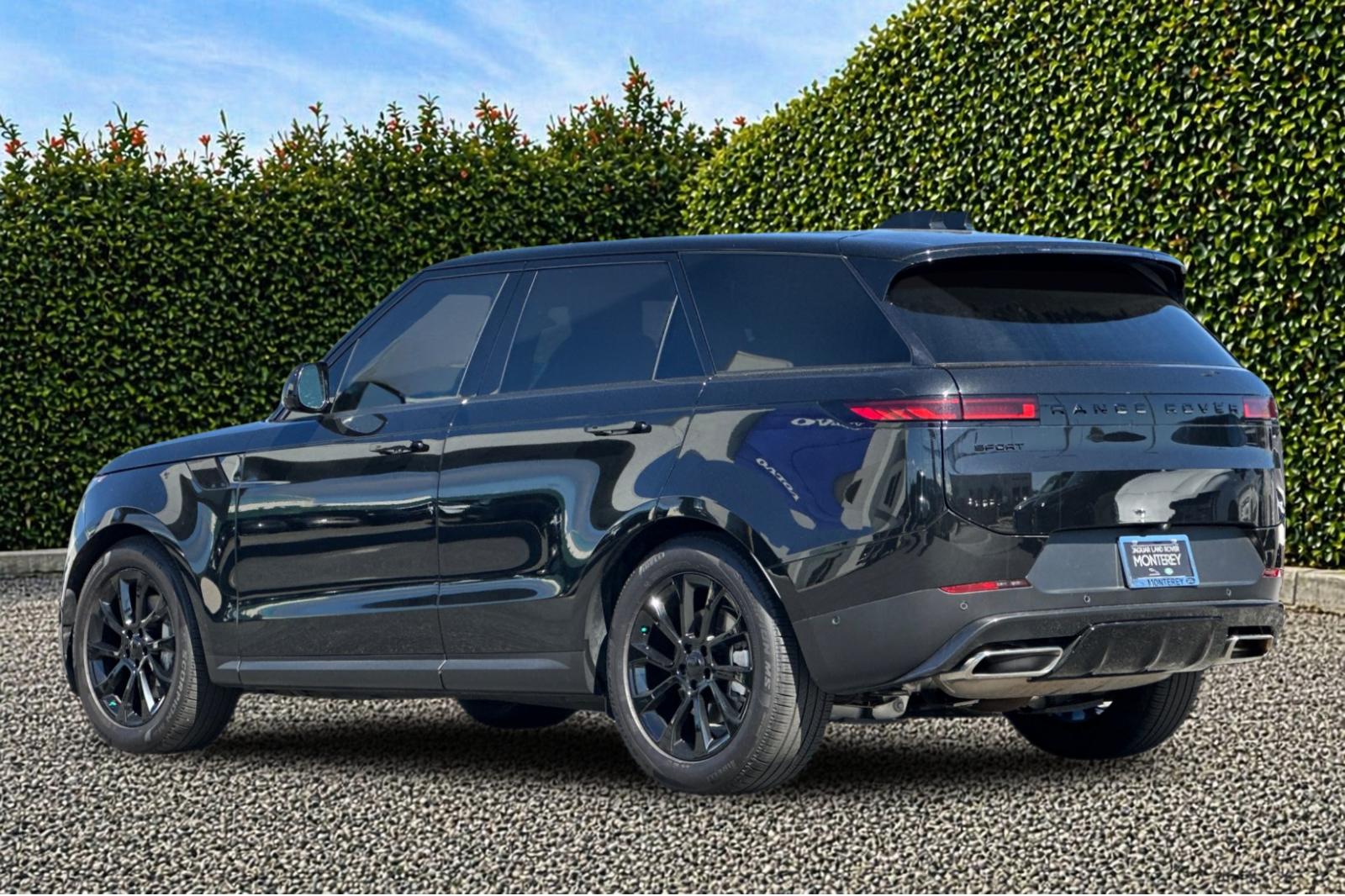 Used 2025 Black Land Rover SE image 6