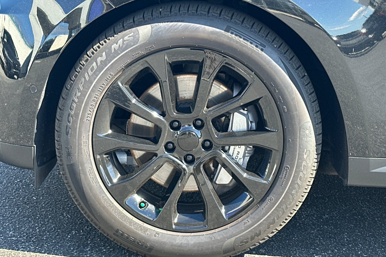 Used 2025 Black Land Rover SE image 34