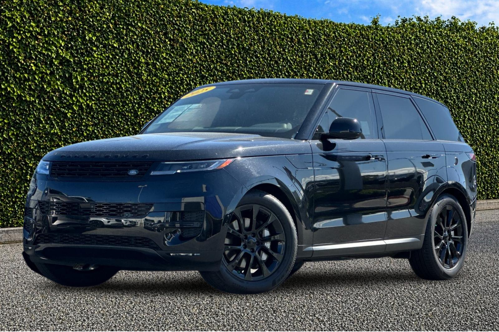 Used 2025 Black Land Rover SE image 8