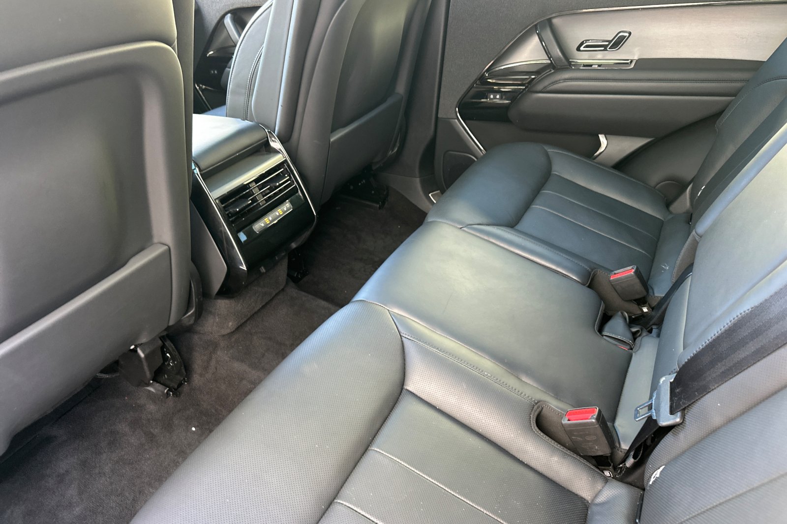 Used 2025 Black Land Rover SE image 14