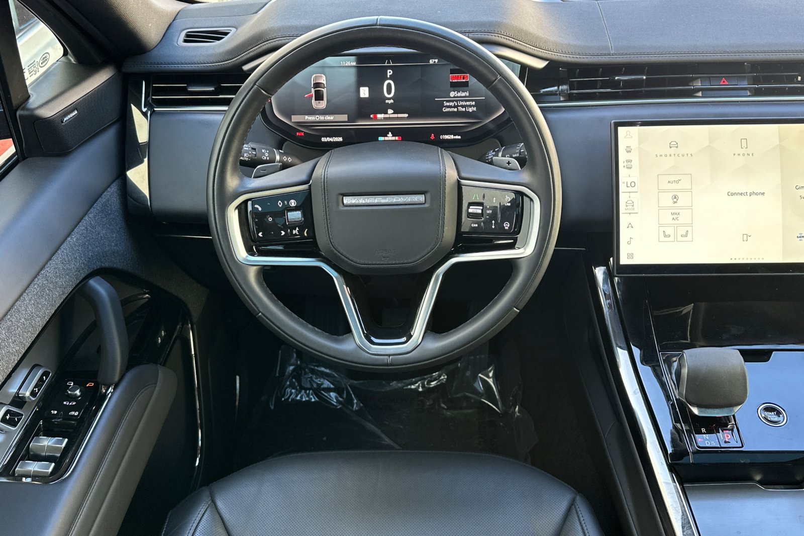 Used 2025 Black Land Rover SE image 17