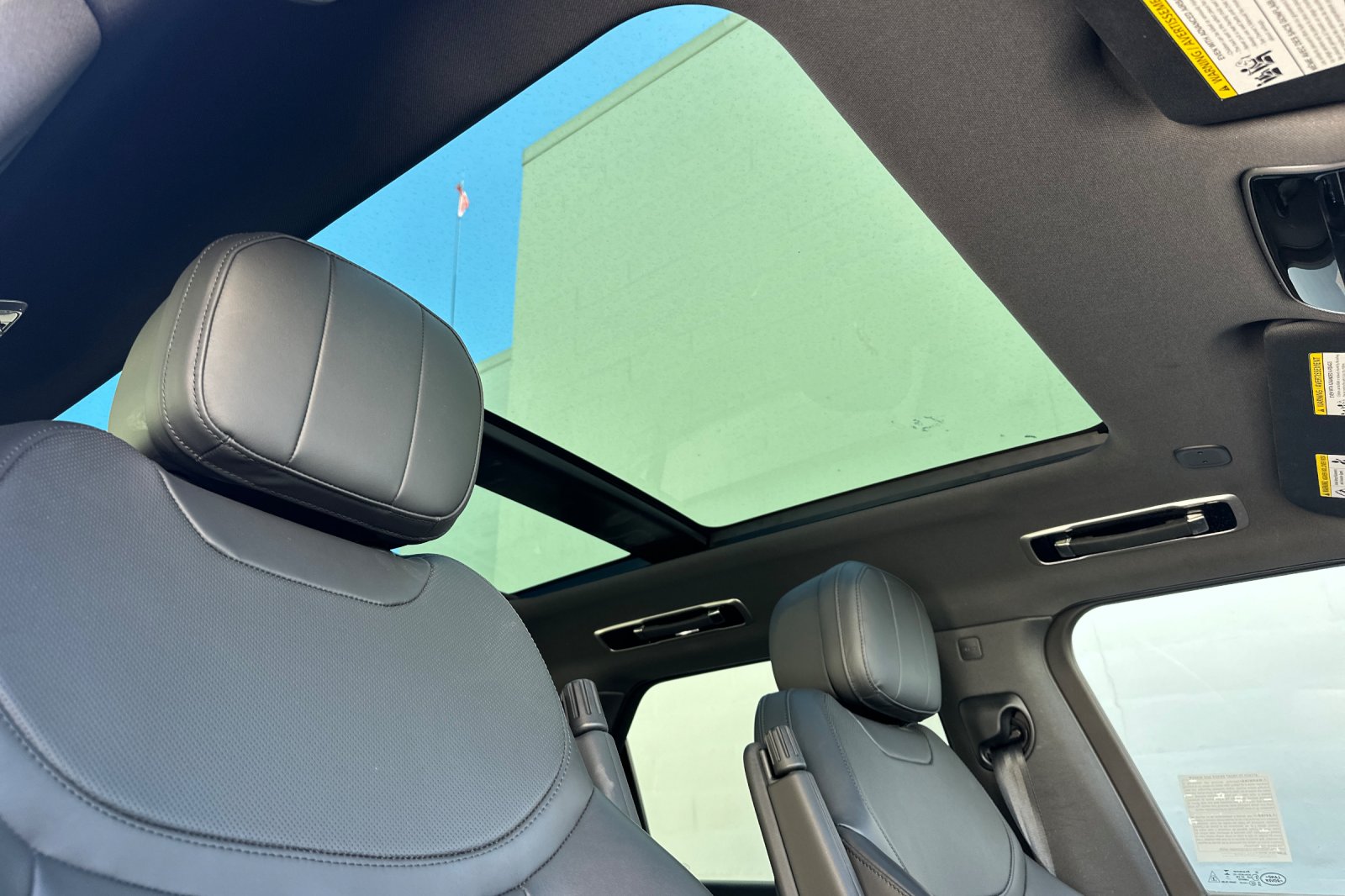 Used 2025 Black Land Rover SE image 19