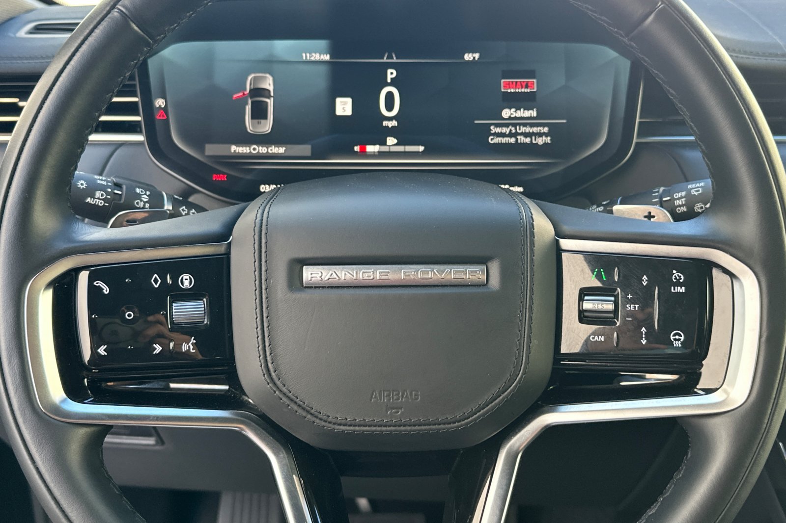 Used 2025 Black Land Rover SE image 28