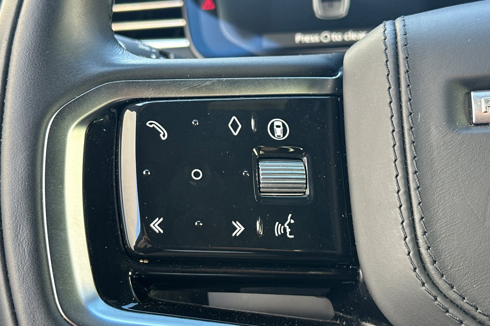 Used 2025 Black Land Rover SE image 29