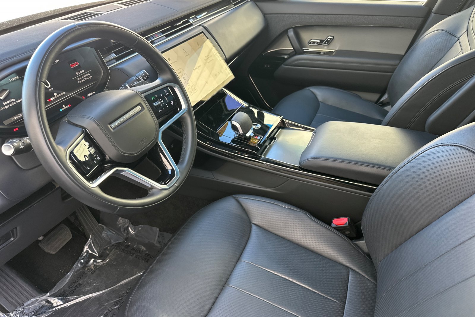 Used 2025 Black Land Rover SE image 11