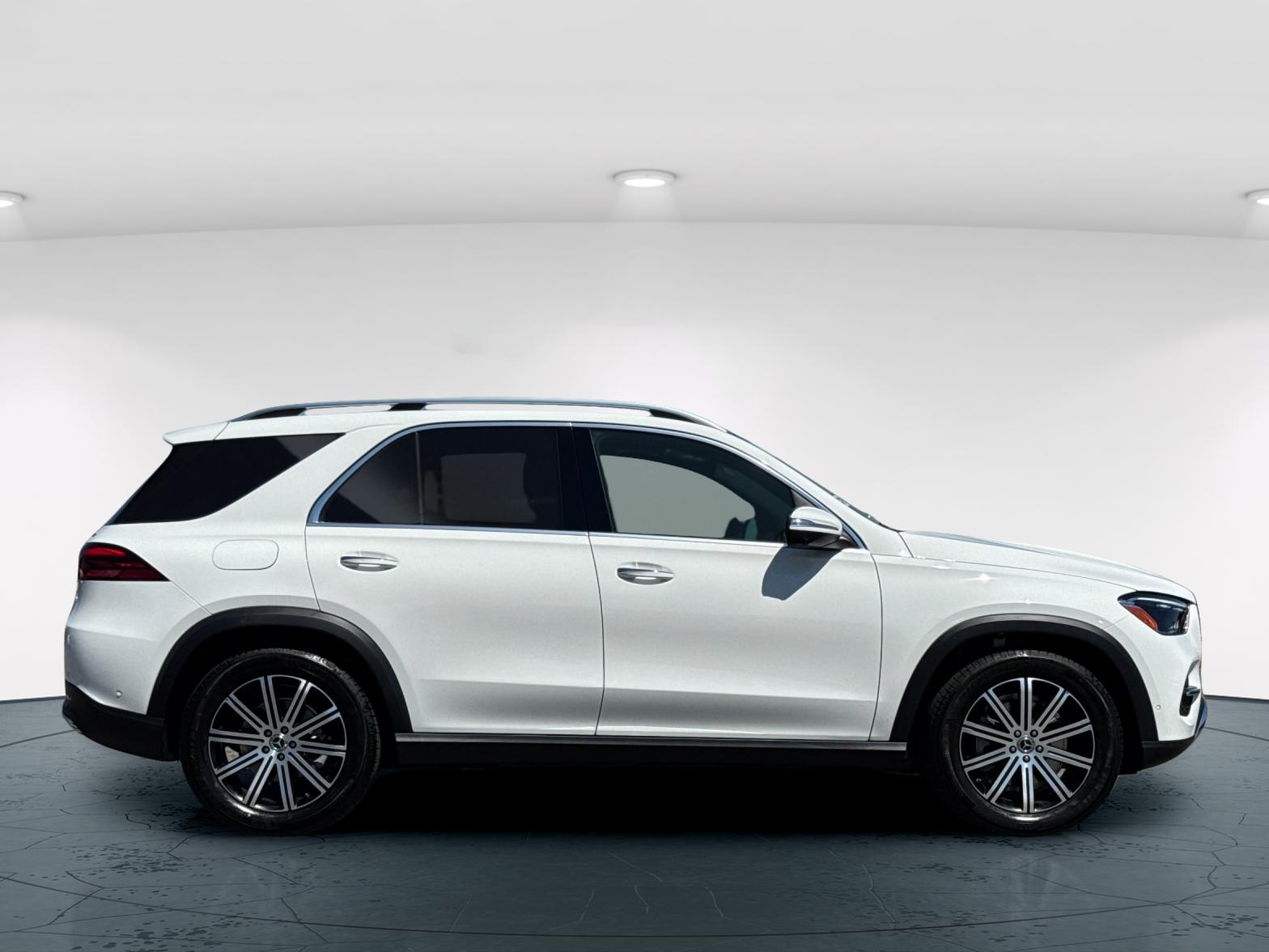 Certified Used 2026 Polar White Mercedes-Benz GLE 350 4D Sport Utility 4MATIC® image 8