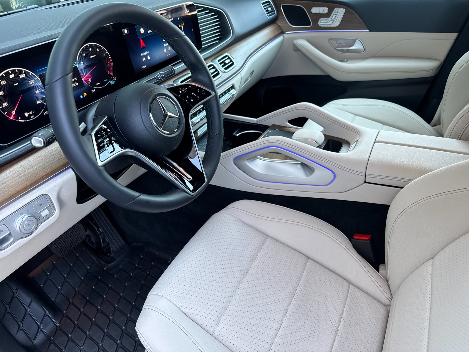 Certified Used 2026 Polar White Mercedes-Benz GLE 350 4D Sport Utility 4MATIC® image 11