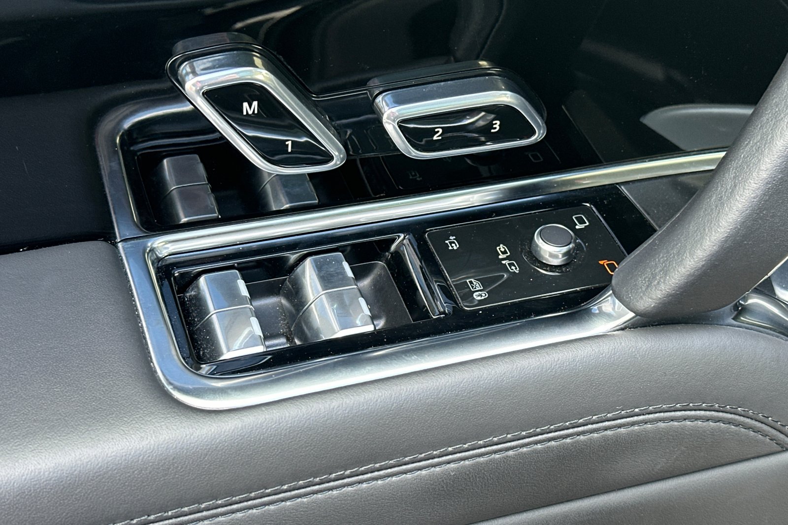 2024 Land Rover Range Rover SE - Photo 13