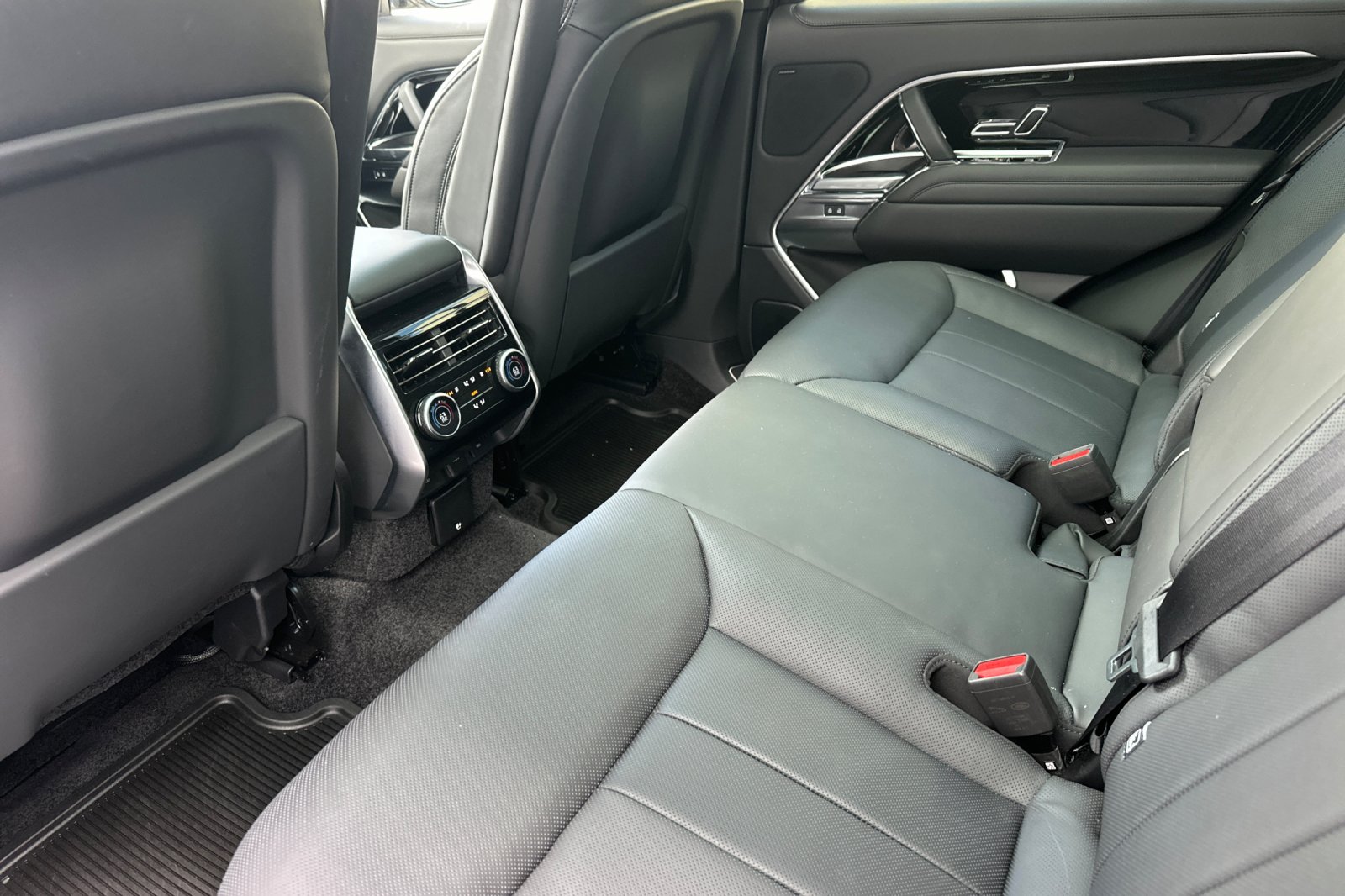 2024 Land Rover Range Rover SE - Photo 14