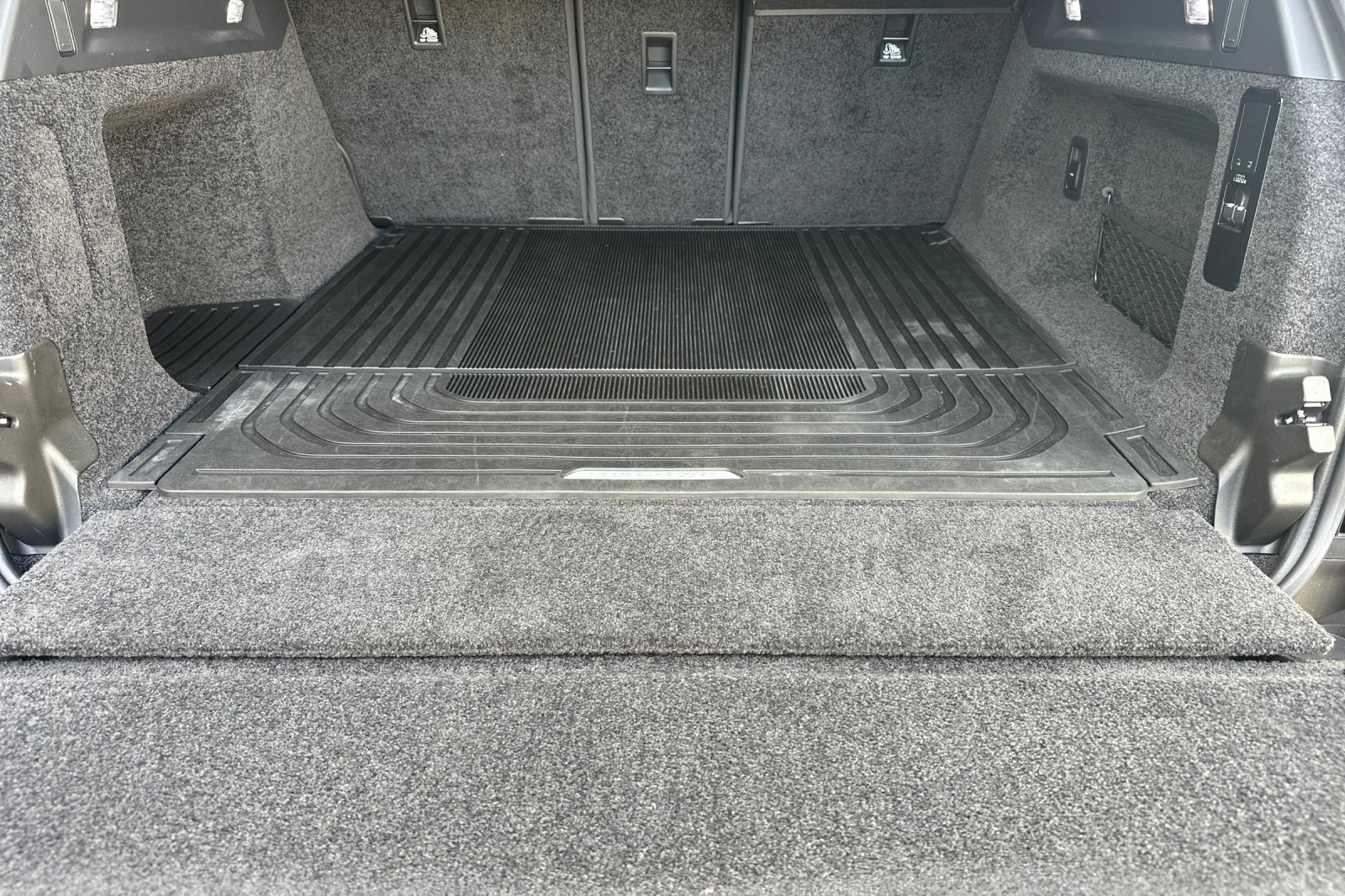 2024 Land Rover Range Rover SE - Photo 18