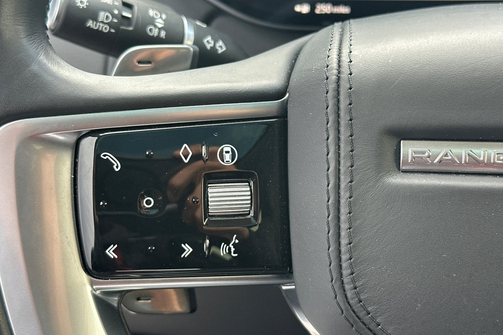2024 Land Rover Range Rover SE - Photo 30