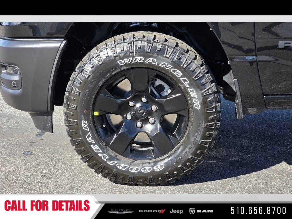 New 2026 Diamond Black Crystal Pearl-Coat Exterior Paint RAM Warlock image 9