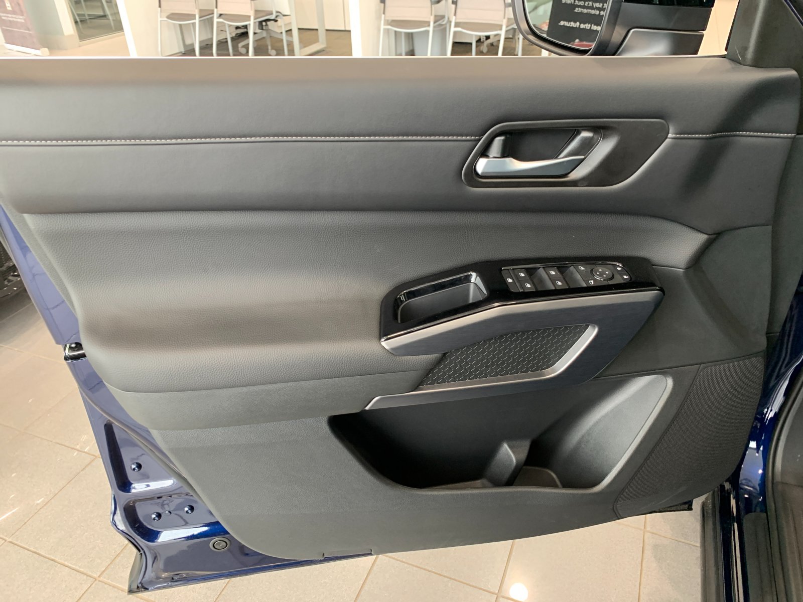 Used 2026 Blue Nissan SL image 11