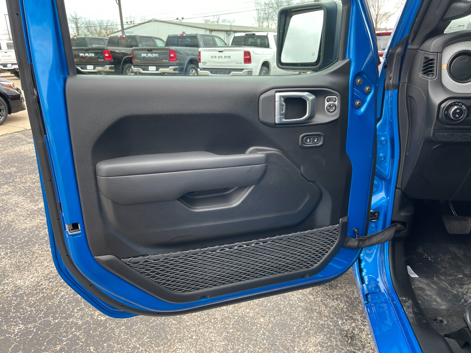 New 2026 Hydro Blue Pearlcoat Jeep Sport S image 11