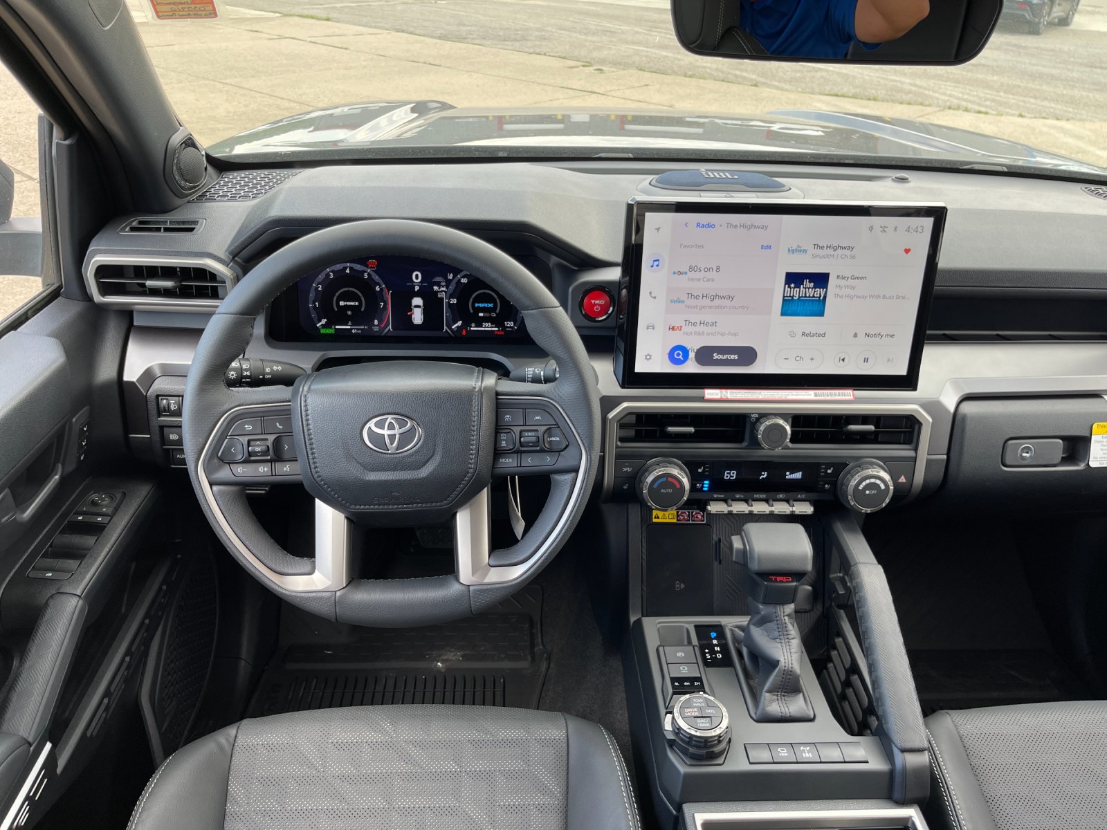 2026 Toyota 4Runner TRD Off-Road - Photo 16