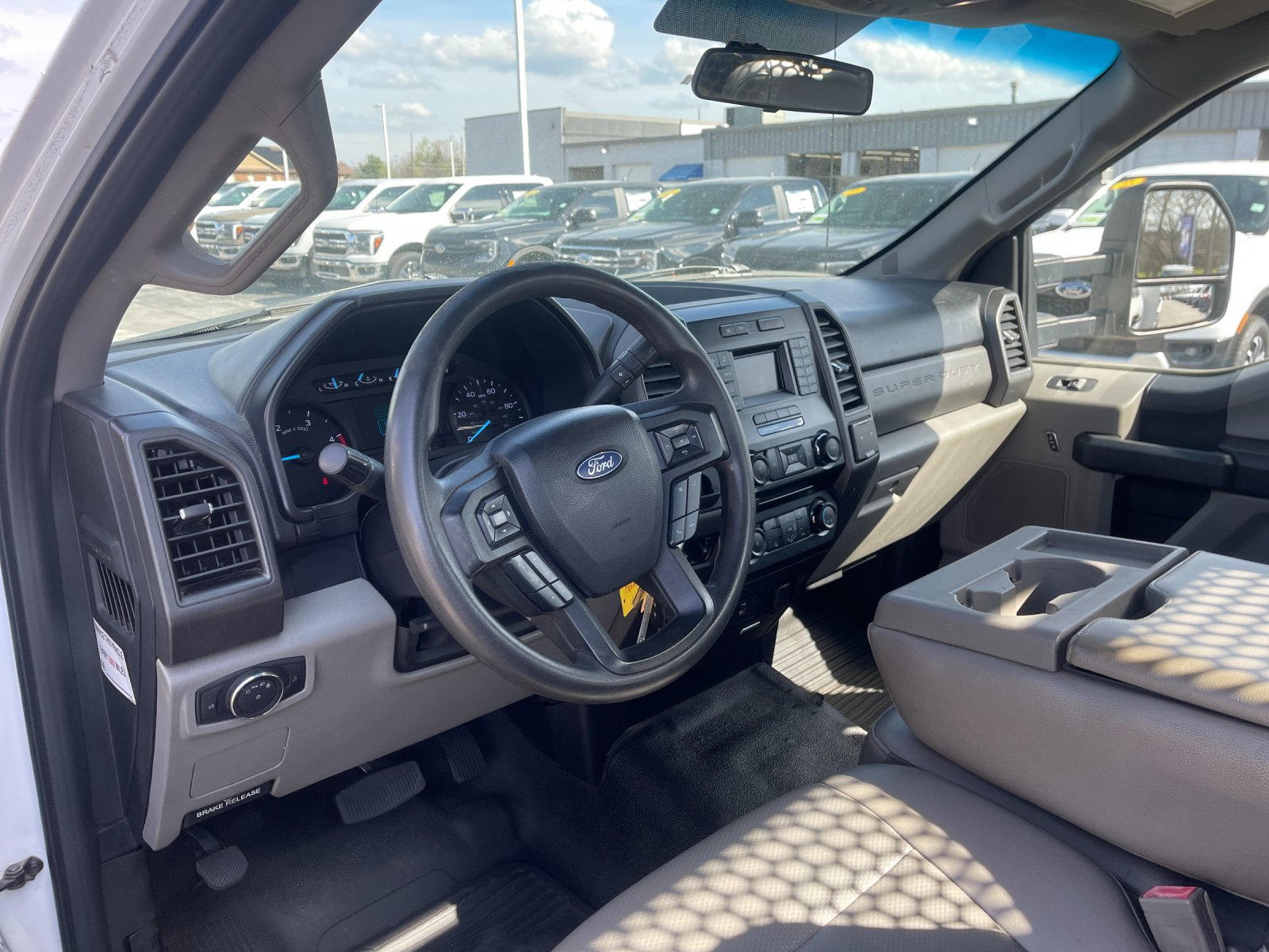 Used 2018 White Ford XL image 11