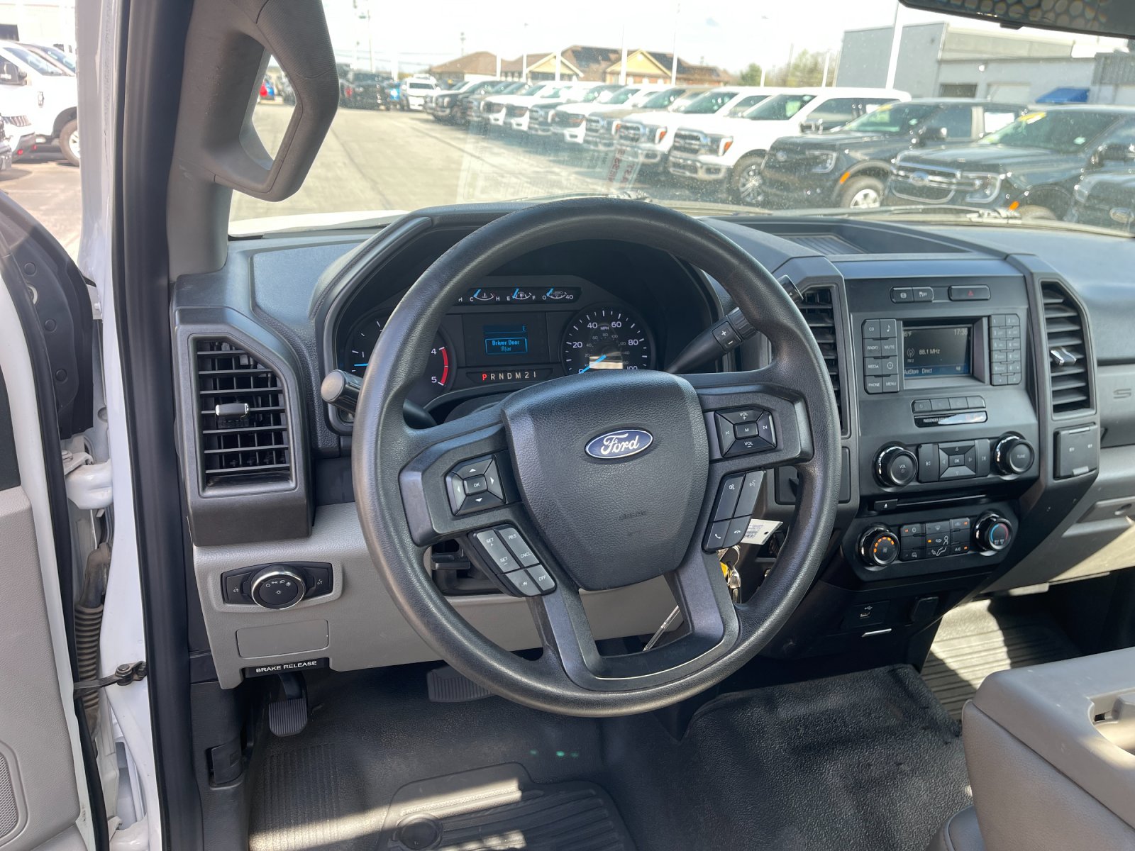 Used 2018 White Ford XL image 15
