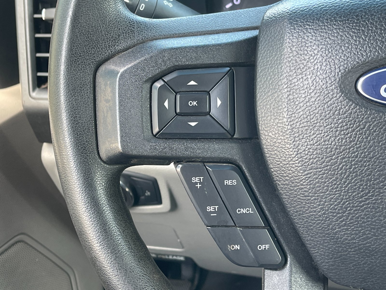 Used 2018 White Ford XL image 22